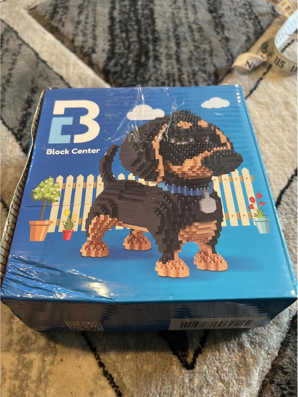 Block Center Dachshund Building Block Set 2100 PCS